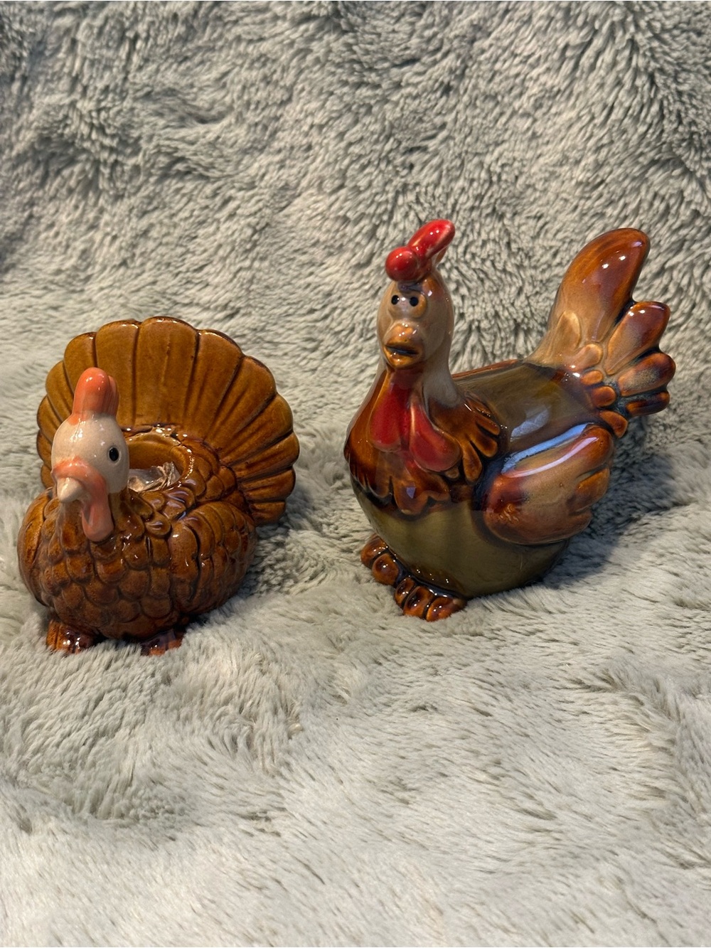 2 Set VTG Ceramic Rooster and Hen Figures Farm Farmhouse Country Decor About 4”
